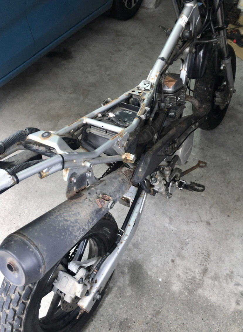 XR50 モタード : ONE DAY - Around and Around -