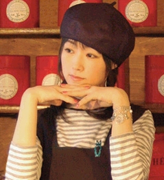 こんな美人の店員さんがいたら！？ 「小松未歩8 ～a piece of cake