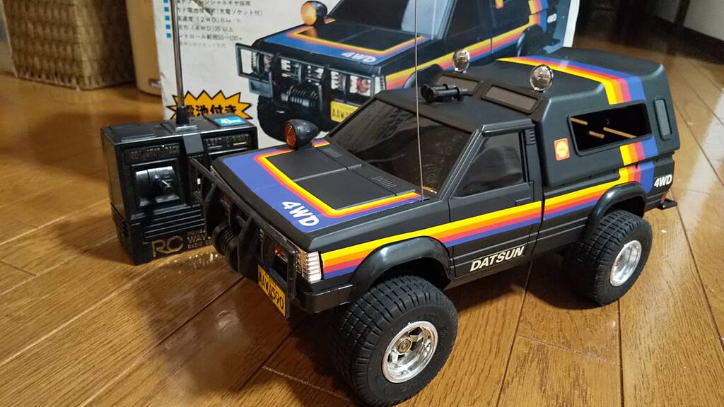 1982年【ヨネザワ ウェーブハンター 1/14 ダットサン 2WD&4WD トラック