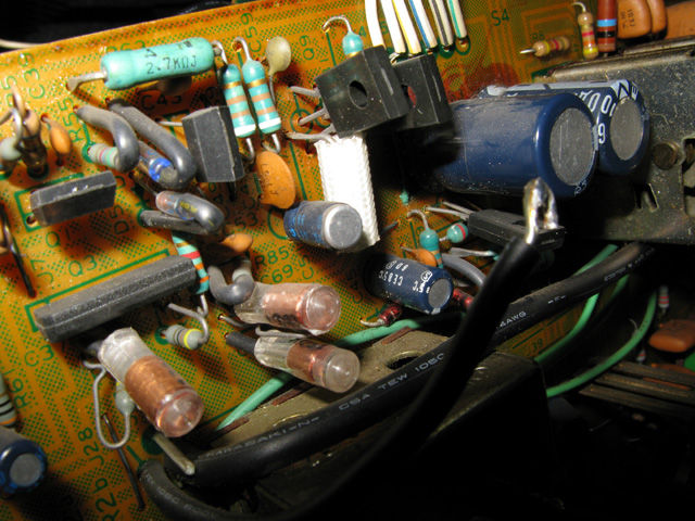 TRIO KA-8300 （プリメインアンプ）その① : フラットバーロードで行こう！