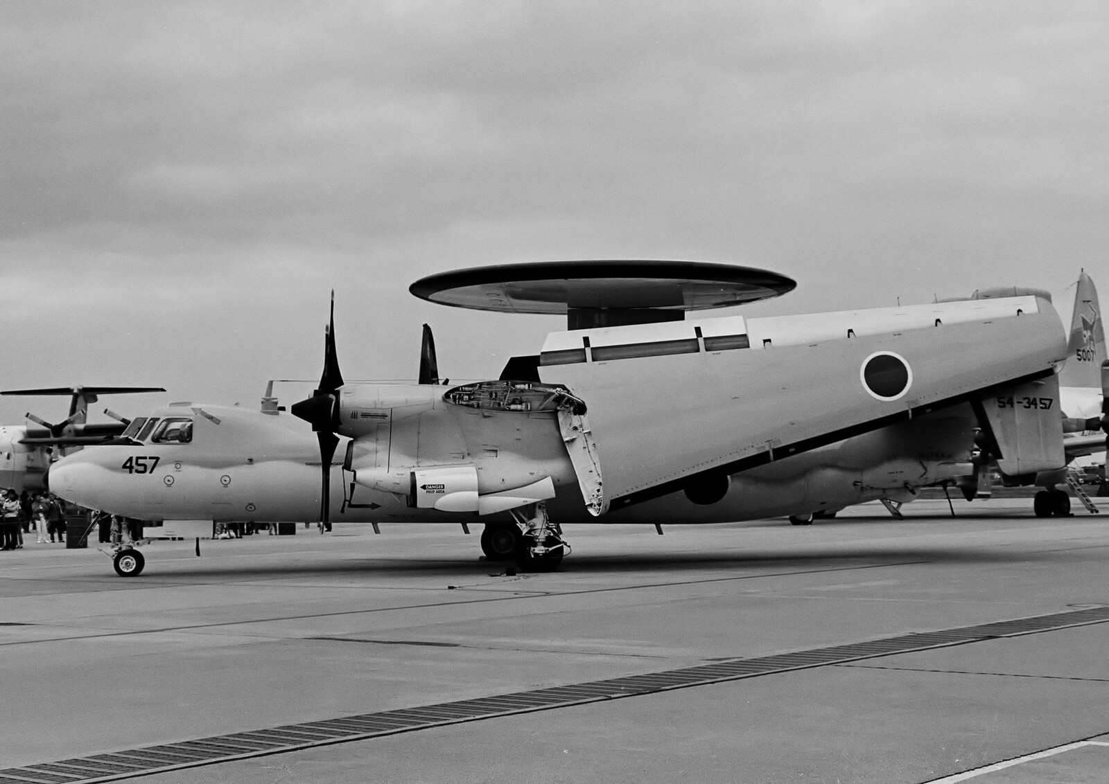 航空自衛隊 早期警戒機 E-2C ”ホークアイ” : THE ALIENS NEST
