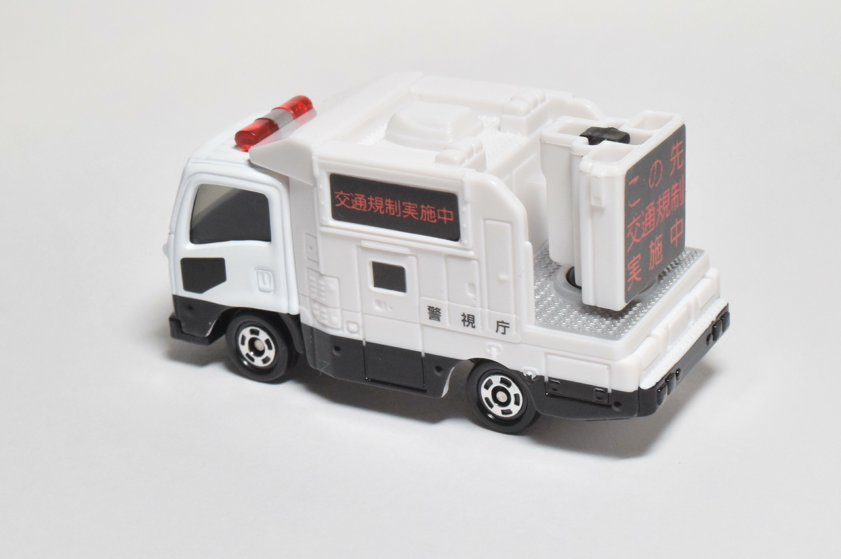 トミカ2019年4月の新車 No.28 いすゞ サインカー レビュー : トミカ研究隊