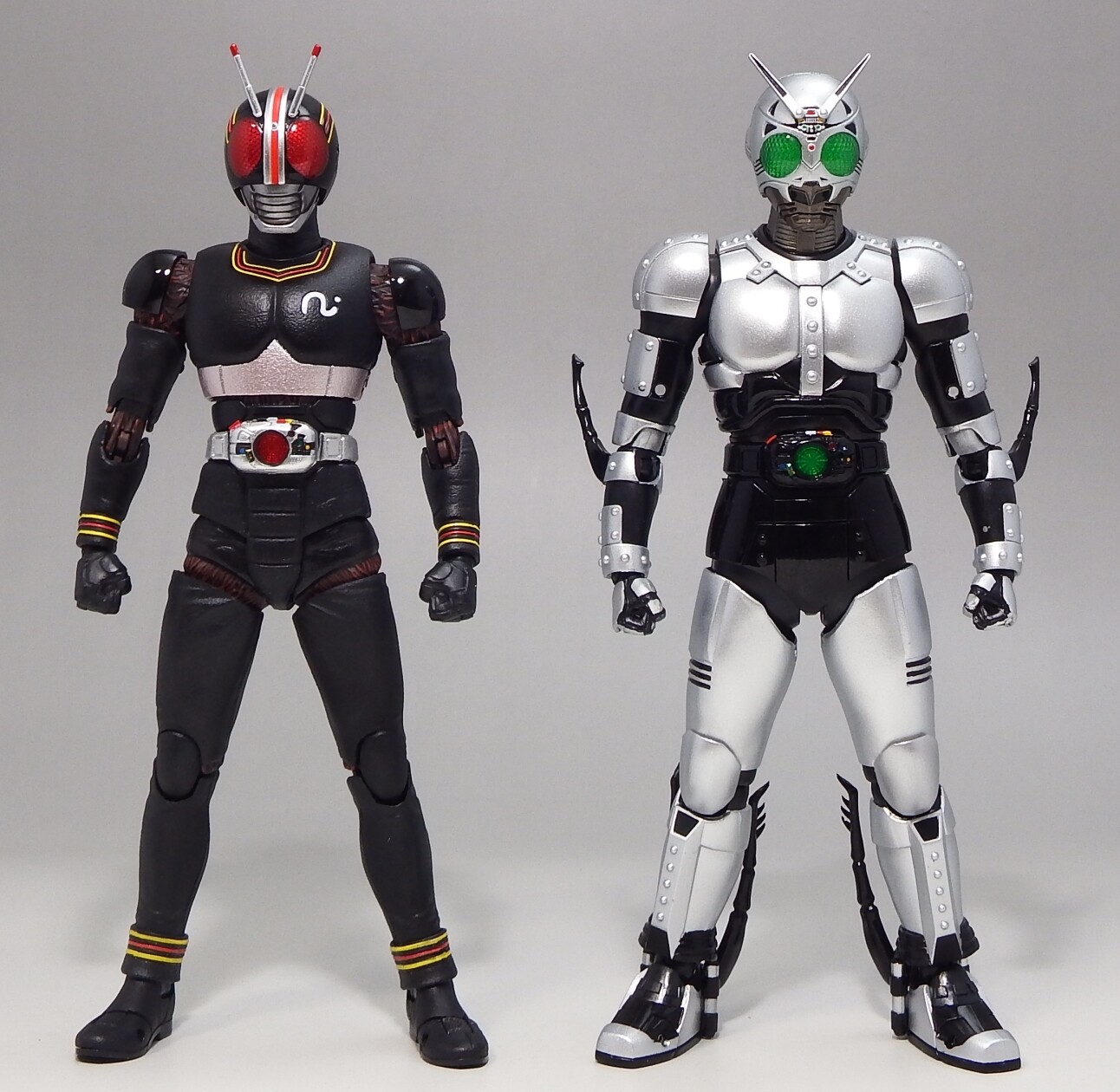 S.H.フィギュアーツ「シャドームーン(真骨彫製法)」 : 空想玩具シリーズ