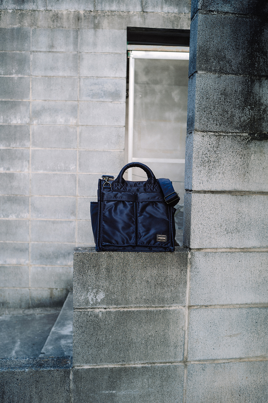 PORTER から TANKER シリーズの新色アイアンブルーがついに発売 – 時代