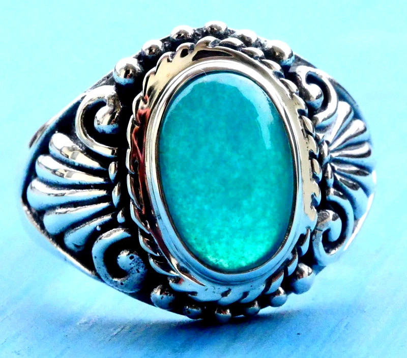 クリソコラカルセドニーの宝石：特性、意味、価格