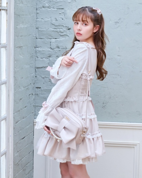 ビッグリボンポシェット ｜ LIZ LISA（リズリサ）公式通販 ｜ Tokyo