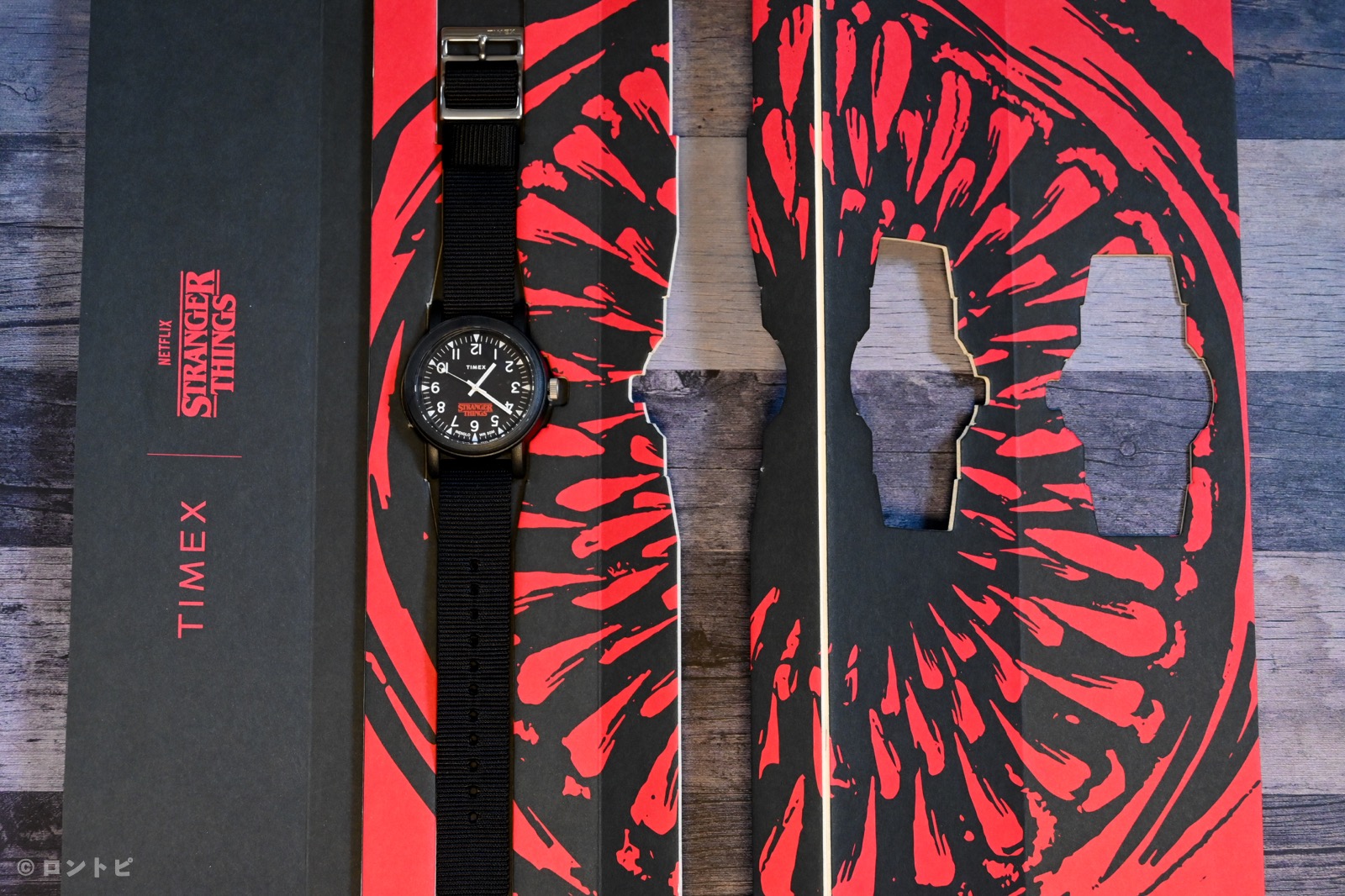 ストレンジャー・シングスとタイメックスのコラボウォッチ、文字盤が