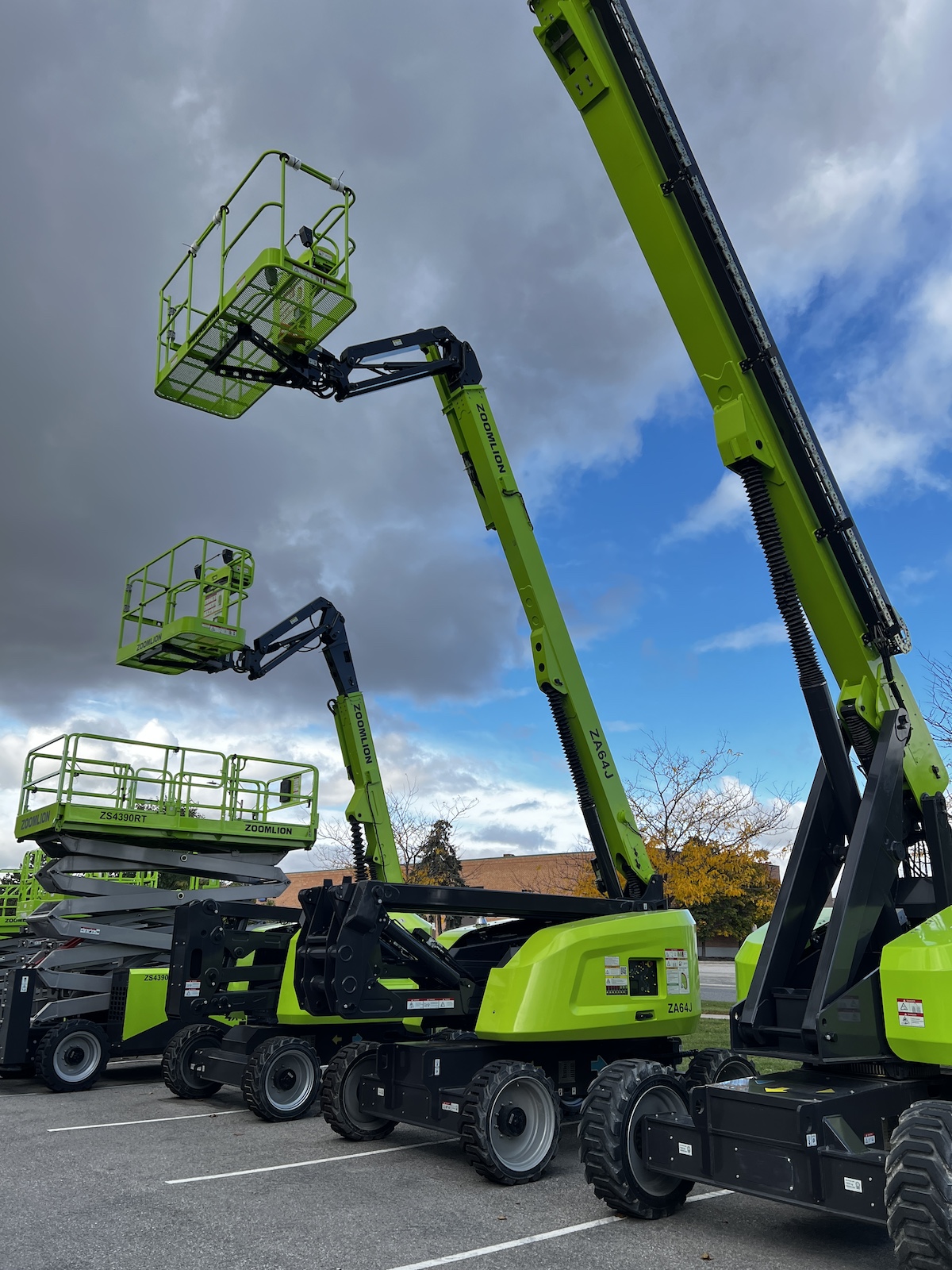 Zoomlion ZA64J Articulating Boom Lift for sale — New | LL69282NI