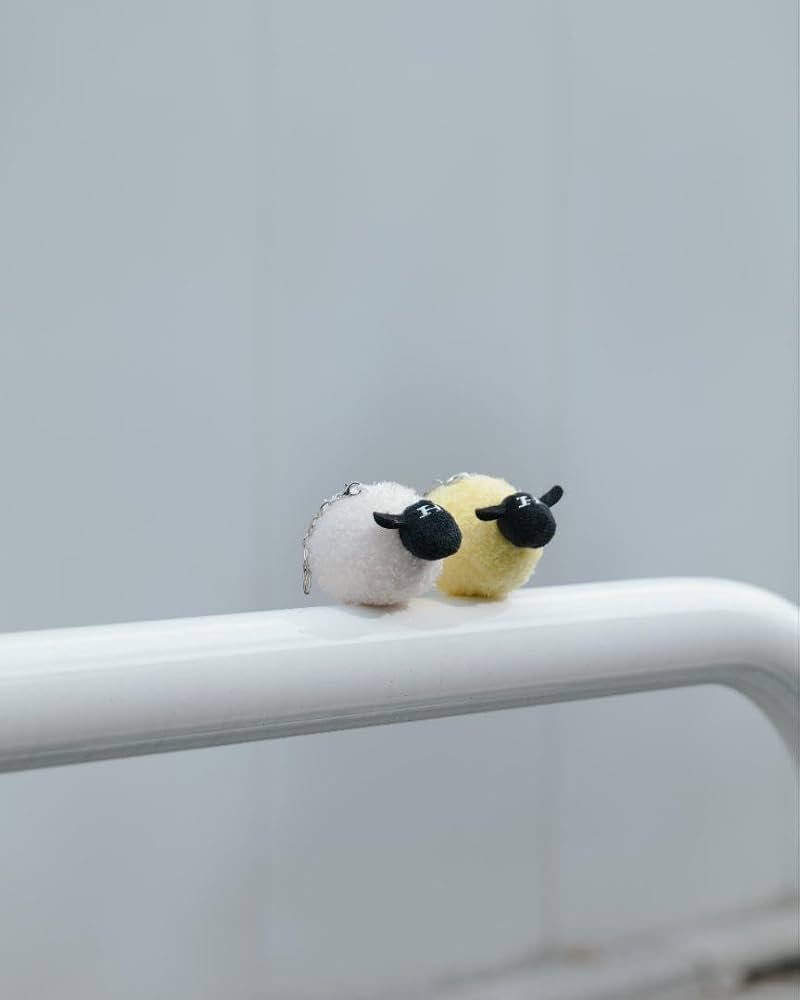 Amazon.co.jp: 羊文学 ひつじちゃん ぬいぐるみ キーホルダー 白&黄 2