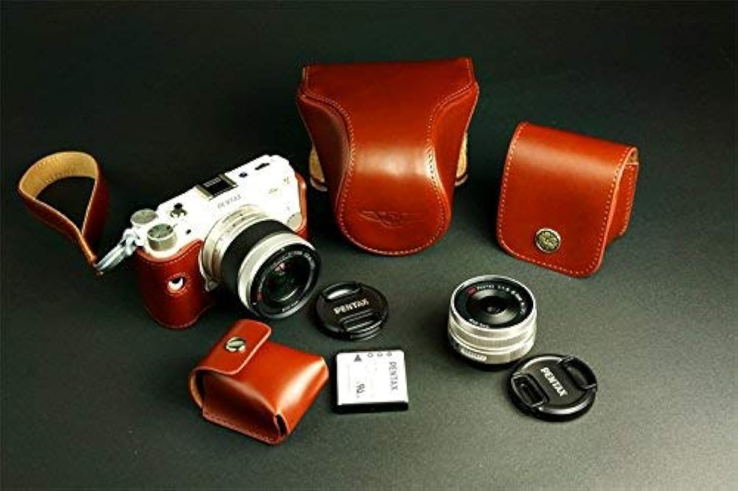 Amazon.co.jp: ペンタックス PENTAX Q用本革レンズカバー付カメラ