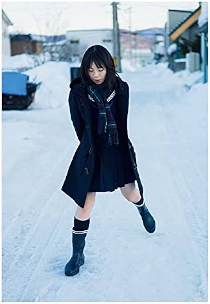 菊地姫奈1st写真集 はばたき | HIROKAZU, 菊地 姫奈 |本 | 通販 | Amazon