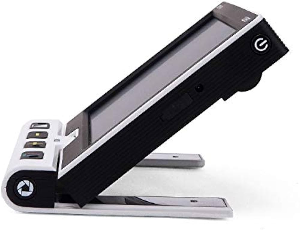 Amazon | 携帯型拡大読書器 クローバー7S 非課税 | 拡大鏡・ルーペ