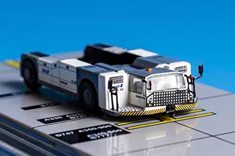 Amazon | ANA 1/200 トーバーレストーイングカー 模型 | プラモデル 通販