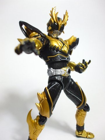 Amazon.co.jp: 魂ウェブ商店限定 S.H.Figuarts 仮面ライダー クウガ