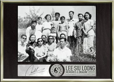 Amazon.co.jp: 貴重ブルースリー／「LEE SIU LOONG MEMORIES OF THE
