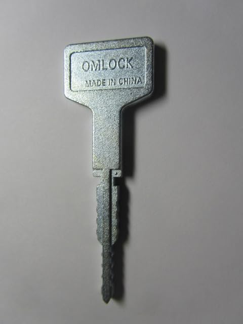 Amazon.co.jp: パチスロ用 流通鍵（ドアキー）三共・ビスティ (OMLOCK