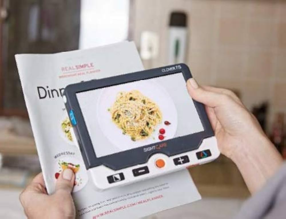 Amazon | 携帯型拡大読書器 クローバー7S 非課税 | 拡大鏡・ルーペ
