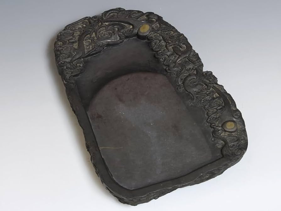 Amazon.co.jp: 中国美術 端渓硯 くよくがん 三匹の龍の見事な雲龍彫 眼