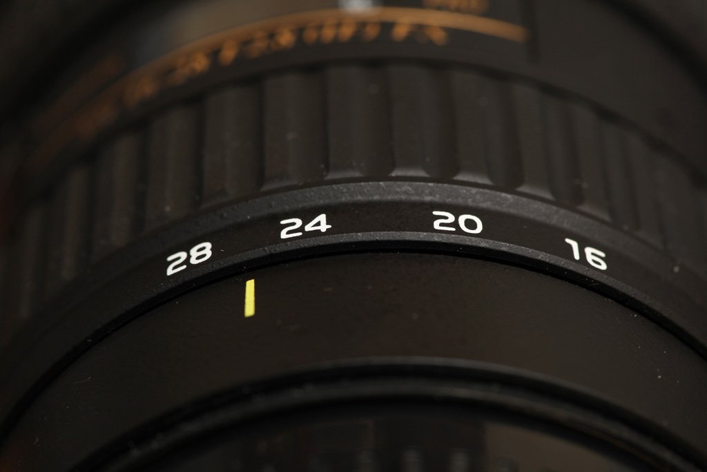 Amazon | Tokina 超広角ズームレンズ AT-X 16-28 PRO FX 16-28mm F2.8