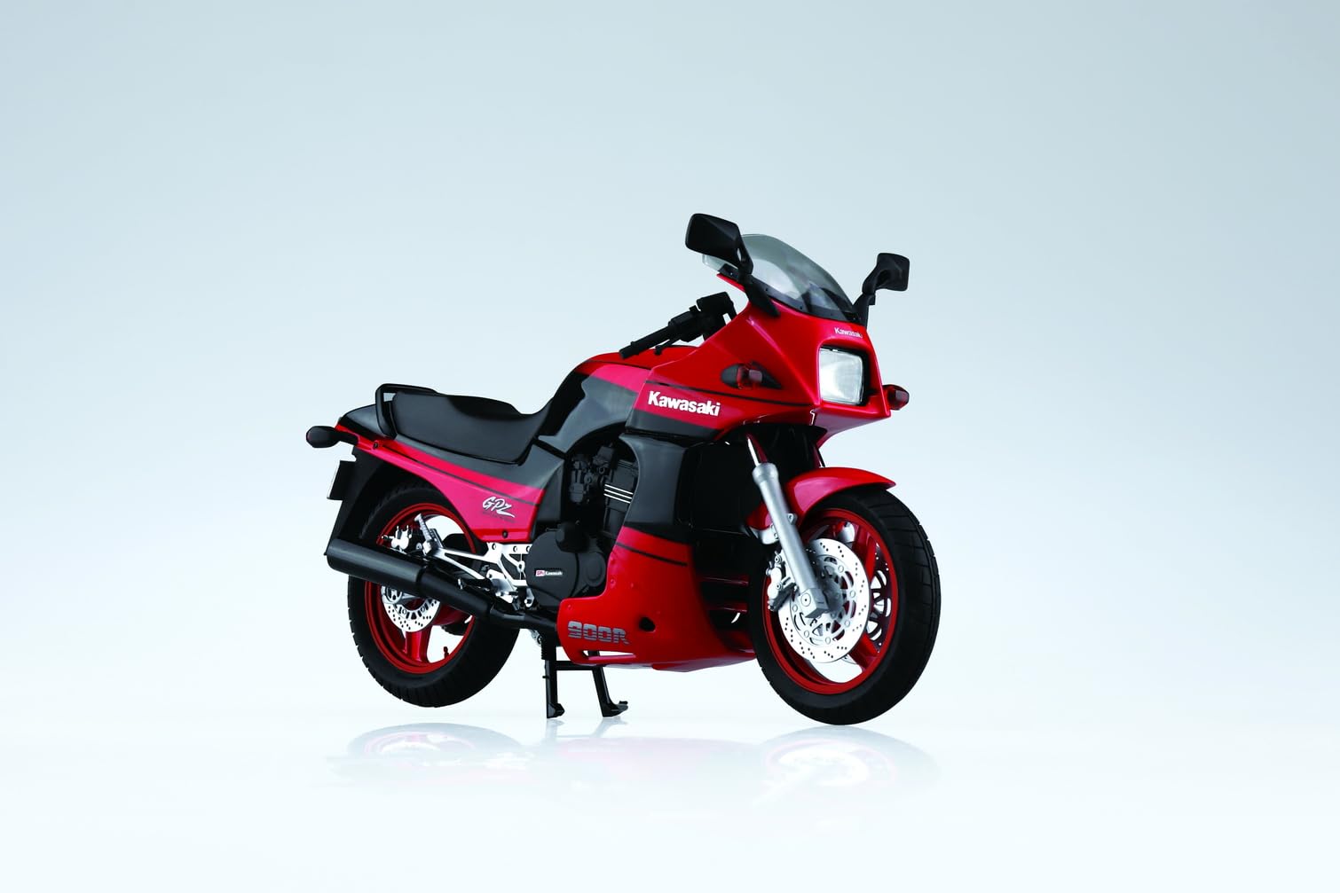 Kawasaki ZX900A GPZ900R Ninja 1990 with Custom Parts 1:12 Scale