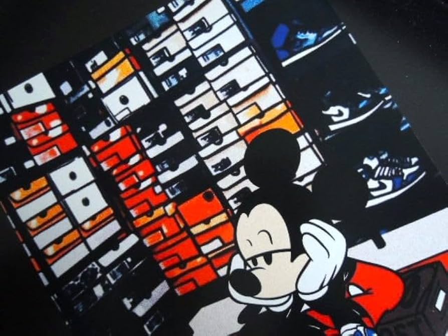 Amazon.co.jp: A4 額付き ポスター Mickey Mouse ミッキー スニーカー