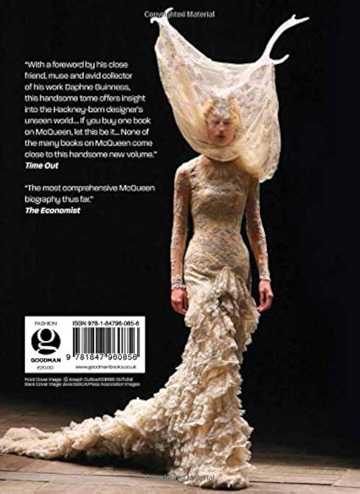 Alexander McQueen: Fashion Visionary: Amazon.co.uk: Watt, Judith