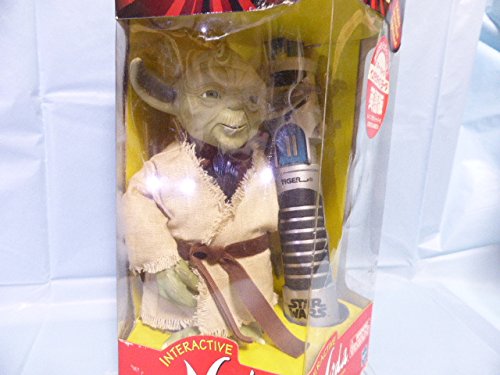 Amazon | インタラクティブ ヨーダ 英語版 (ライトセーバー付