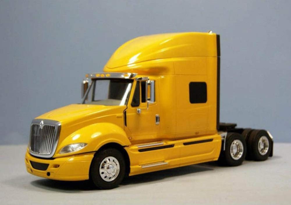 Amazon.com: Moebius Models International ProStar 1/25 : Arts