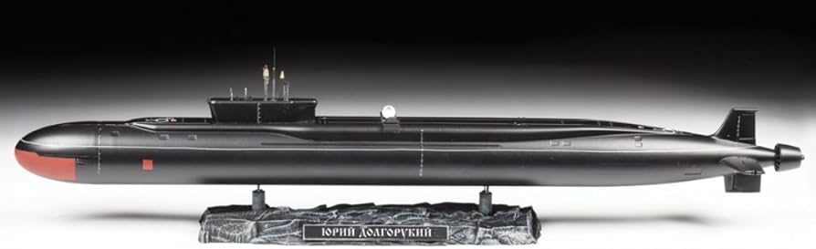 Amazon | ズベズダ 1/350 ボレイ型原子力潜水艦 ユーリイ
