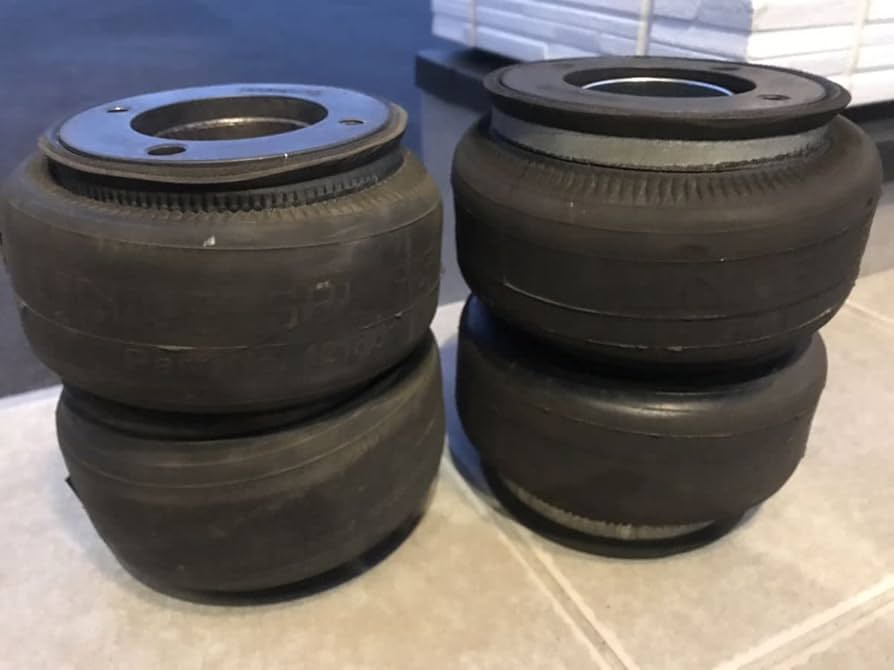 Amazon.co.jp: ユニバーサルエア エアサス エアバッグ 121801 : おもちゃ