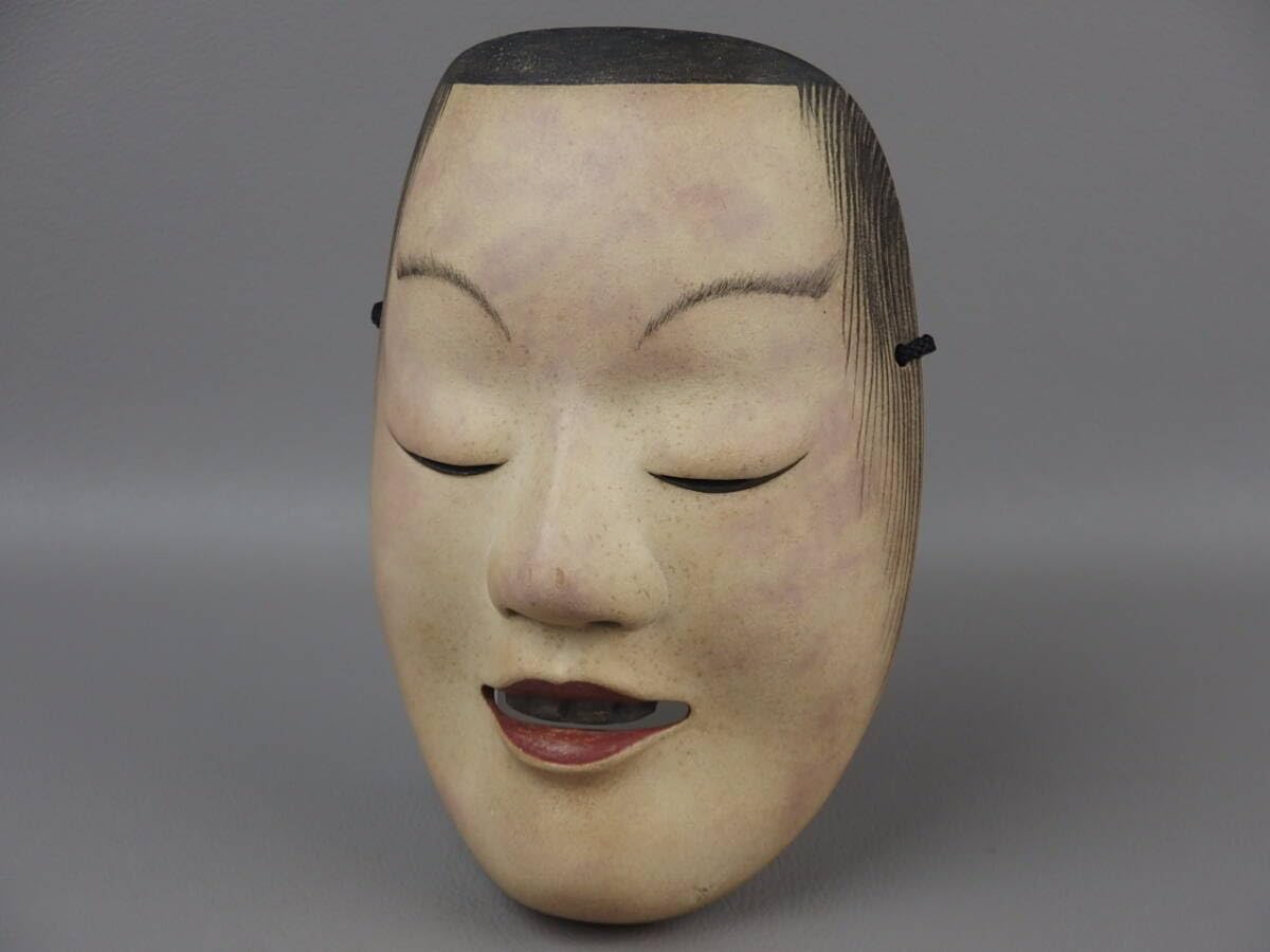 Amazon.co.jp: 【骨董古典芸能美術】古い木彫能面在銘女面男面小面能楽