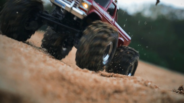 Amazon.co.jp: FMS 1/24スマッシャー V2 モンスタートラック V2 FCX24