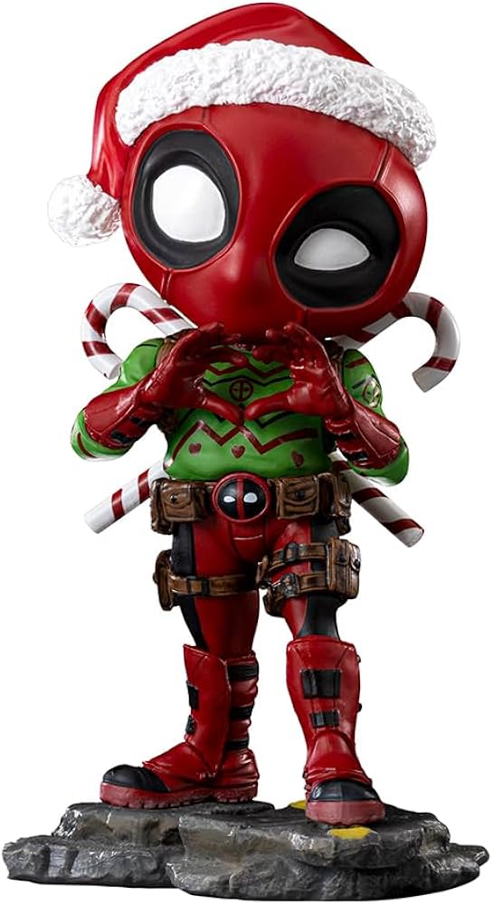 Amazon.com: Iron Studios Collectible Statue Deadpool Holiday