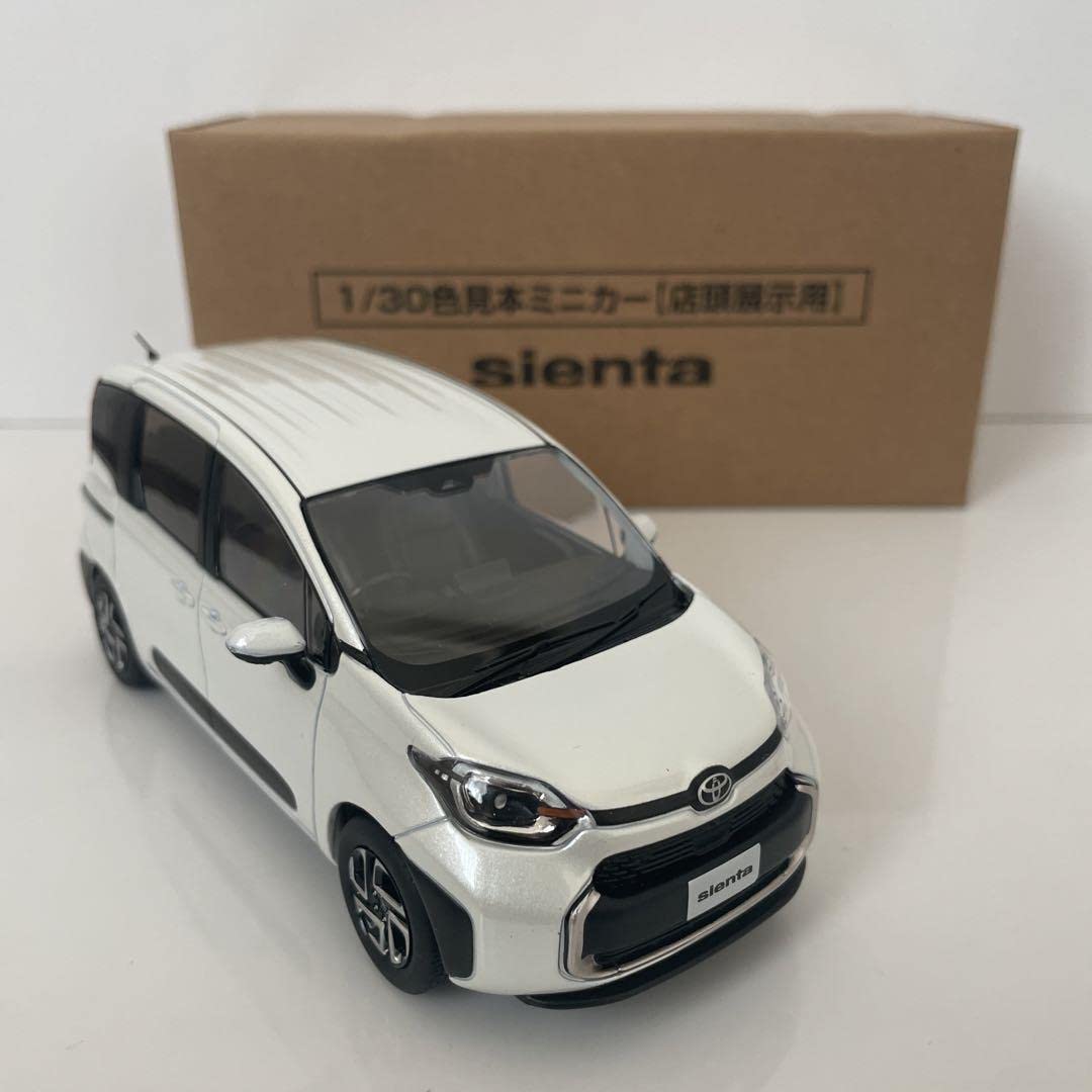 Amazon.co.jp: 新型シエンタ ミニカー カラーサンプル ホワイトパール