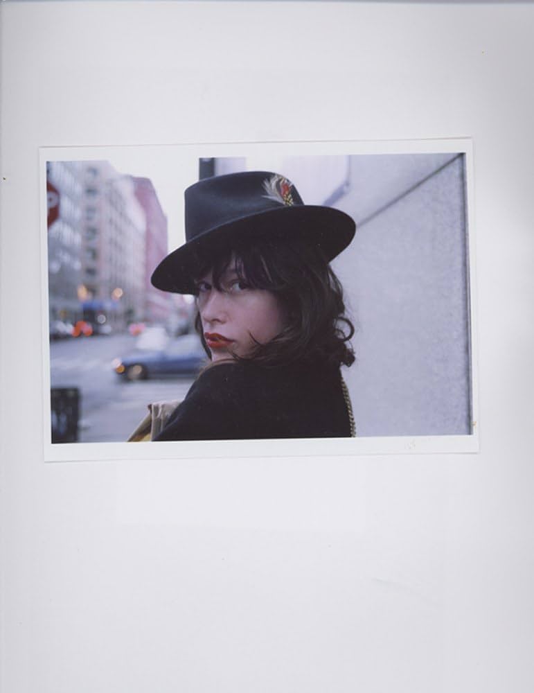 Paz de la Huerta: The Birds Didn't Die over the Winter