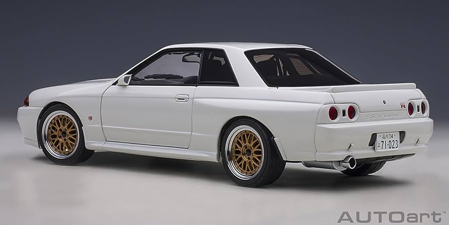 Amazon.co.jp: AUTOart 77412 1/18 Nissan Skyline GT-R (R32) 