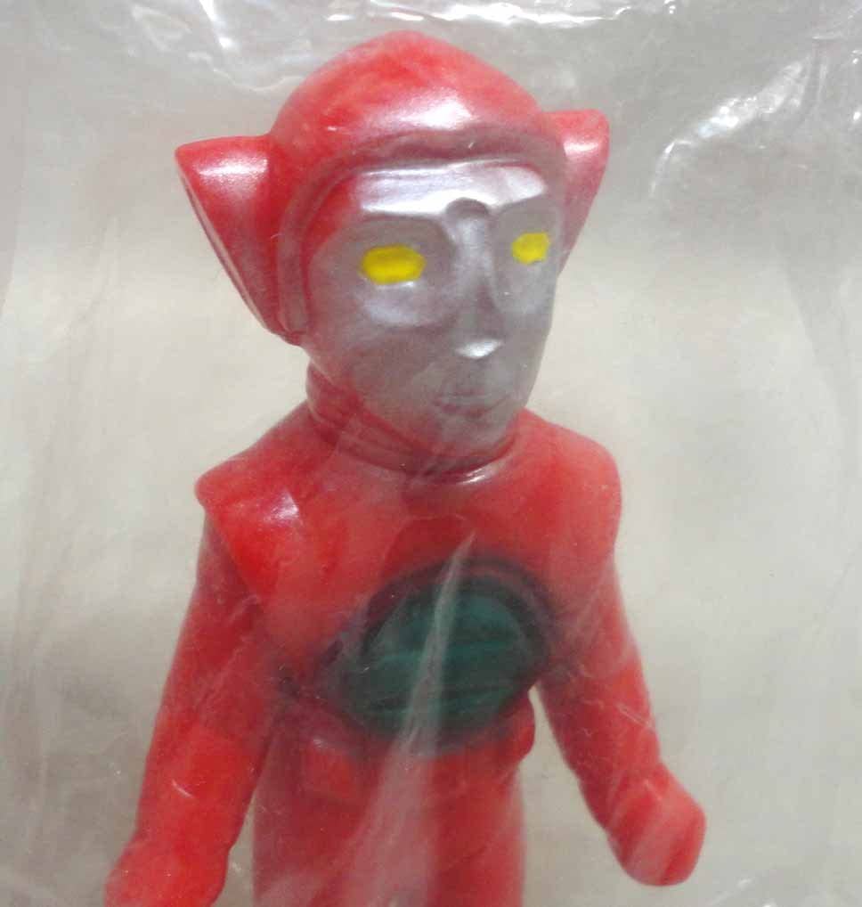 Amazon.co.jp: M1号ソフビ シャドー星人 赤 ミニ ブルマァク 怪獣天国