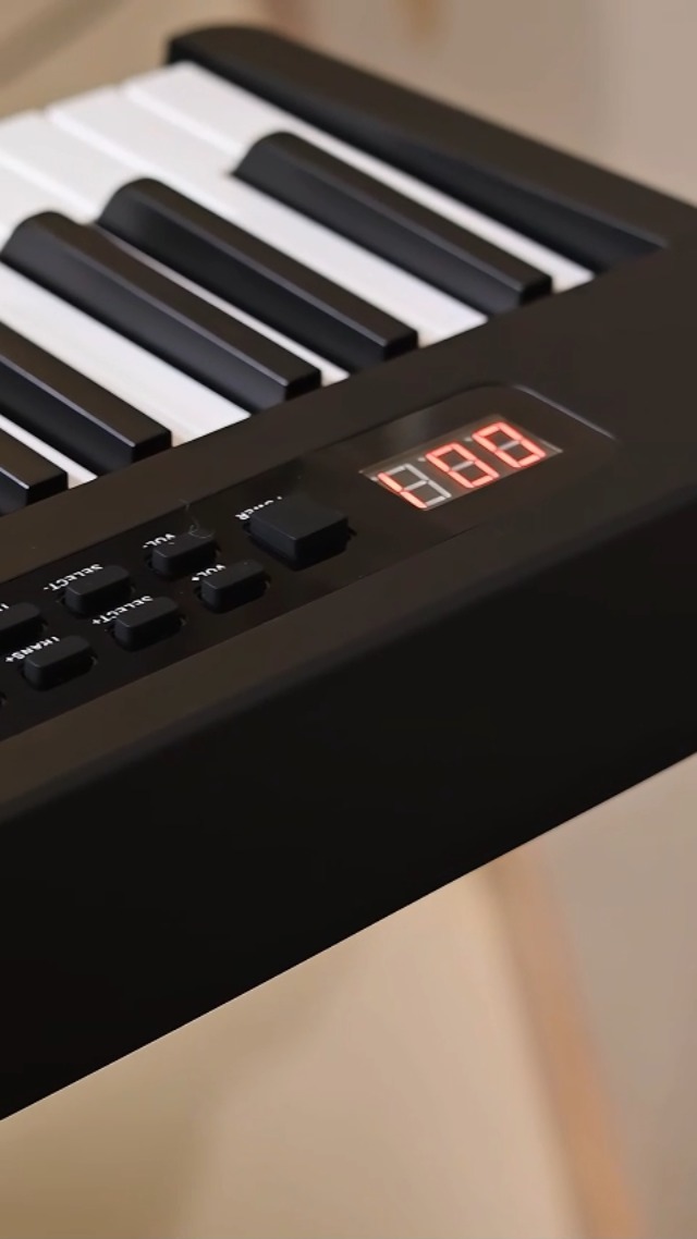 Amazon | KIMFBAY 電子ピアノ 88鍵盤スタンド付き 軽量 ポータブル