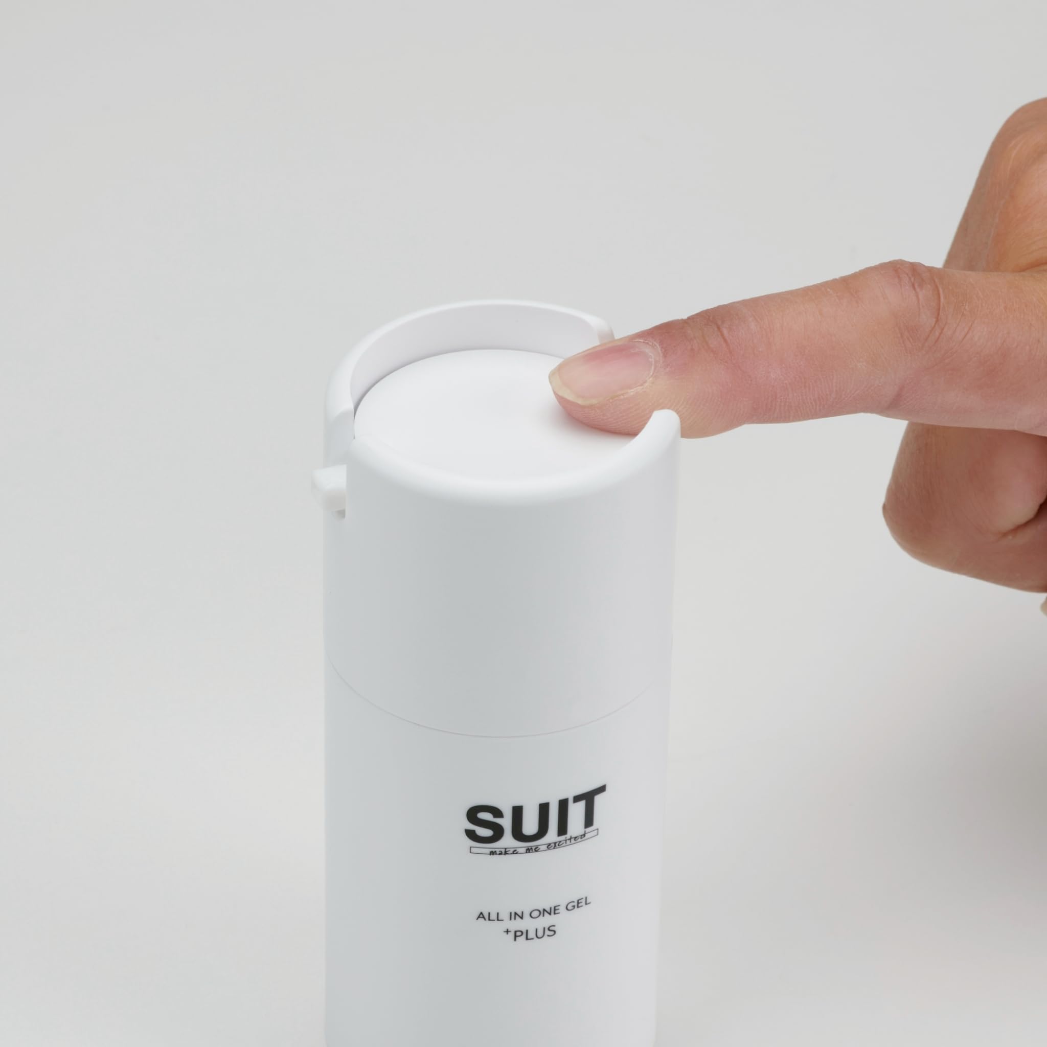 Amazon.co.jp: SUIT make me excited オールインワンゲルプラス 50g