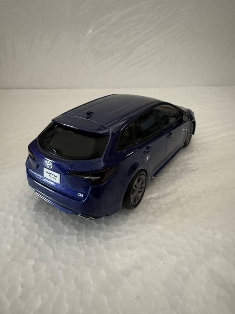 Amazon.co.jp: 1/30 新型カローラツーリング カラーサンプル ミニカー