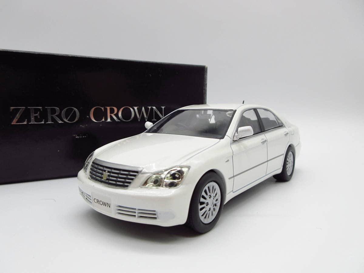 Amazon | 1/30 トヨタ クラウン ロイヤルサルーン 180系 ゼロクラウン
