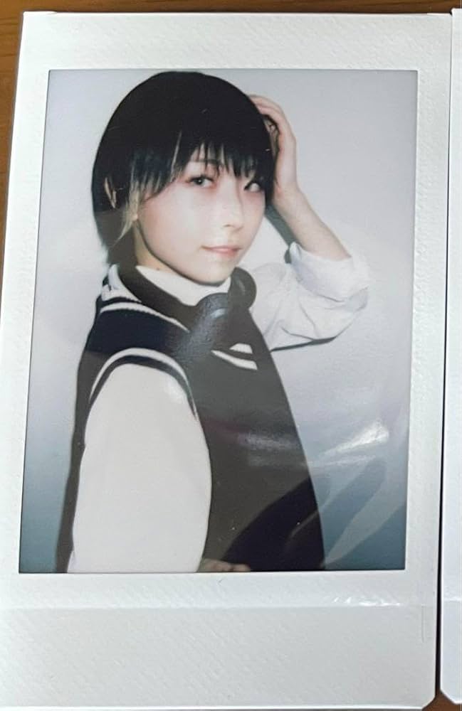 Amazon.co.jp: 島村嬉唄 チェキ きゅるりんってしてみて きゅるして