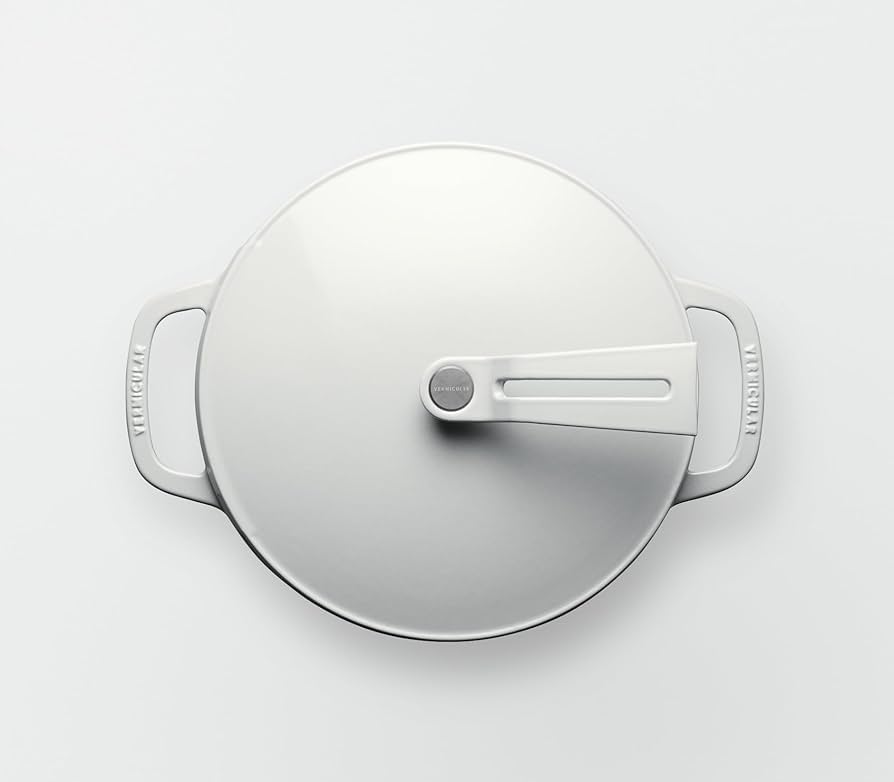 Amazon.co.jp: バーミキュラ 鋳物ホーロー鍋 22cm ［浅型］ シーソルト