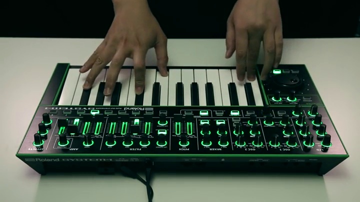 Amazon.com: Roland SYSTEM-1 PLUG-OUT Synthesizer, 25-key