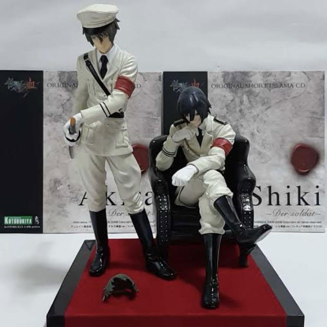 Amazon.co.jp: 咎狗の血 フィギュア 白軍服 シキ アキラ : ホビー