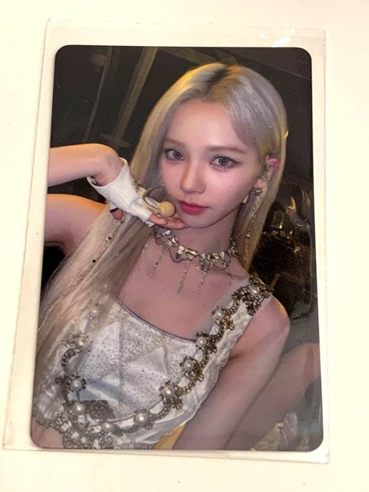 Amazon.co.jp: aespa MY WORLD withmuuサイン会 トレカ カリナ : おもちゃ