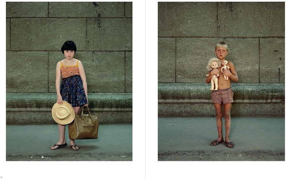 Amazon.com: Rineke Dijkstra: The Louisiana Book: 9783960982166