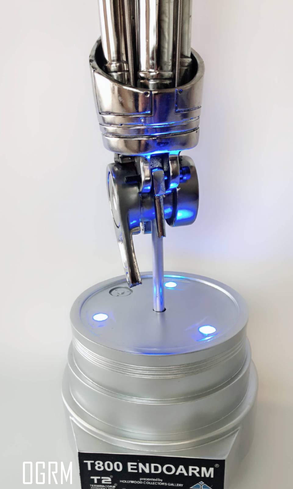 Amazon.co.jp: ターミネーター 1/1スケール T-800 エンドアーム ライフ