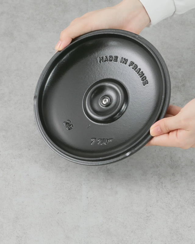 Amazon.co.jp : staub ストウブ 「 ラウンド ホットプレート ブラック