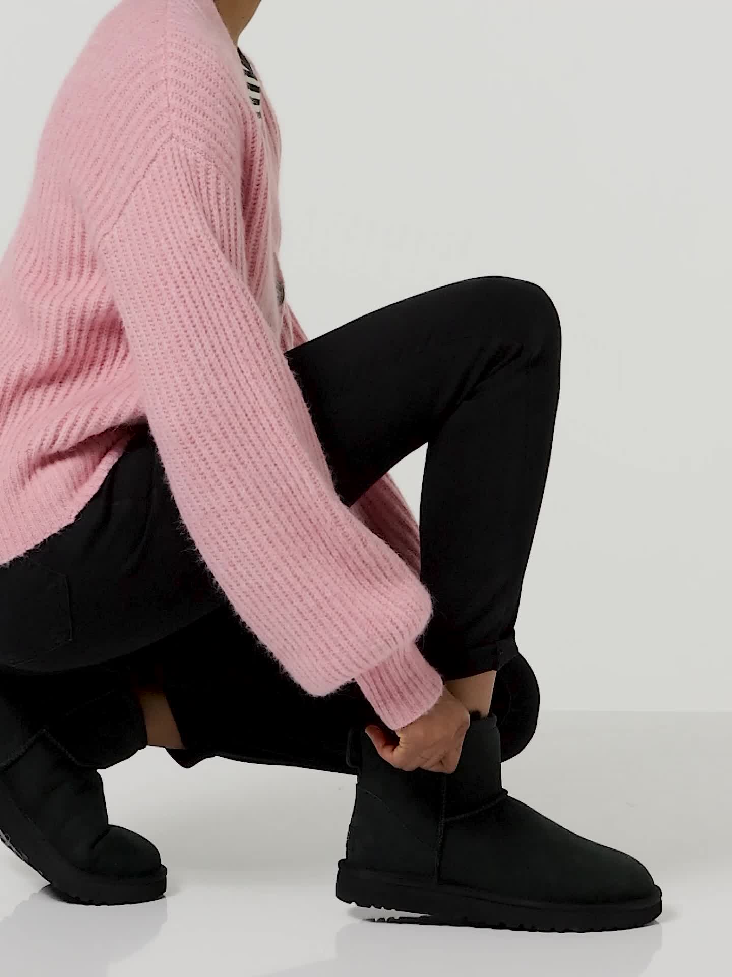 Amazon.com | UGG Women's Classic Mini Ii Boot, Black, 05 | Shoes